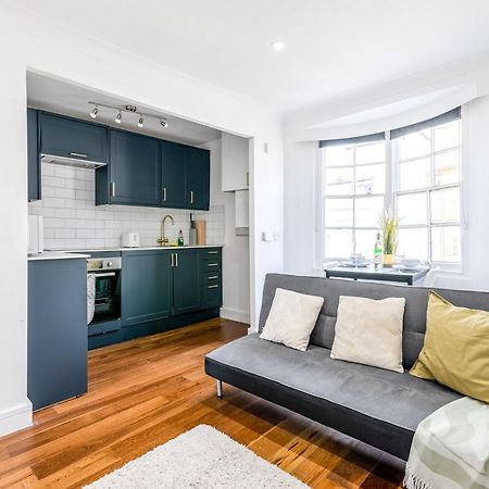 Modern One Bedroom Apartments In ブライトン エクステリア 写真