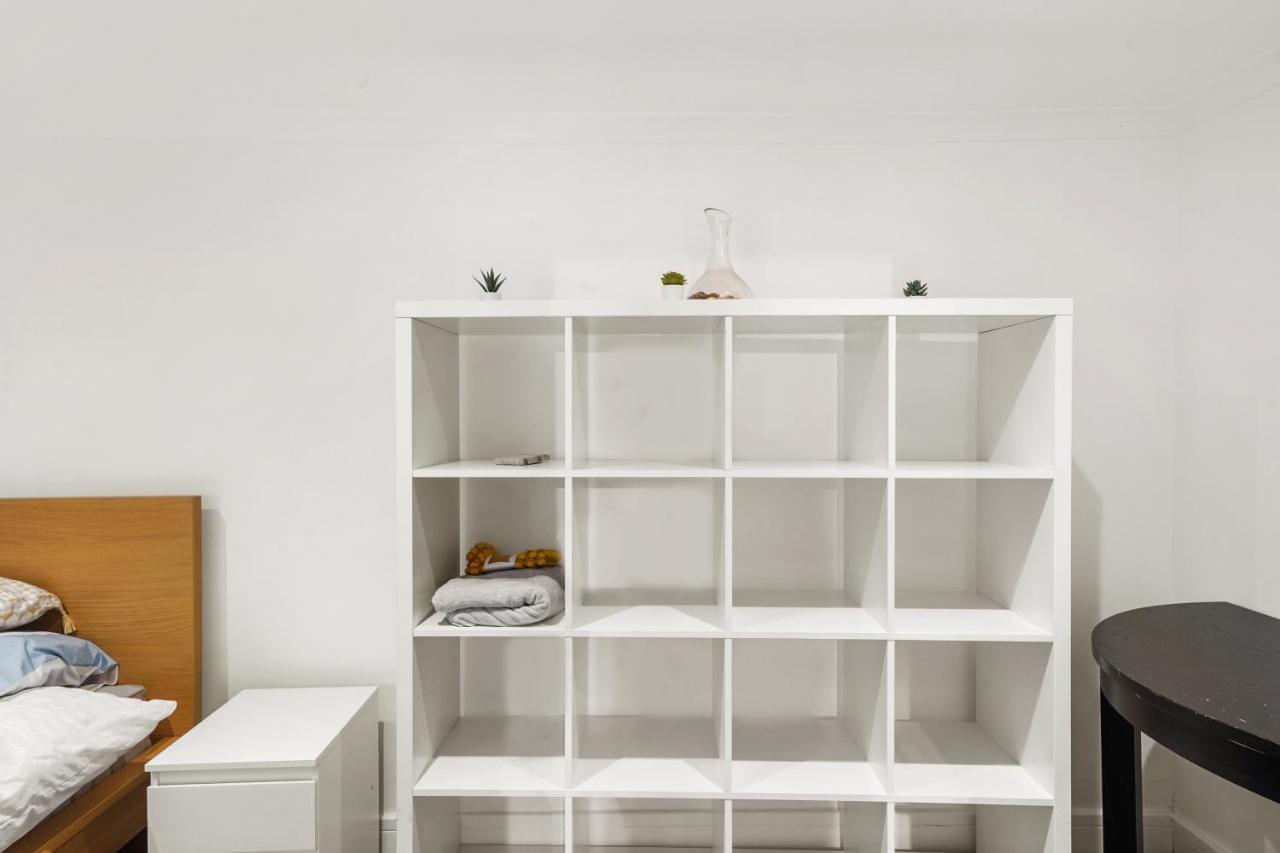 Modern One Bedroom Apartments In ブライトン エクステリア 写真