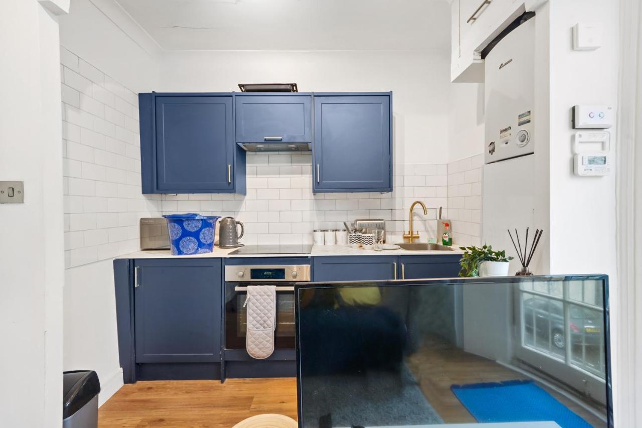 Modern One Bedroom Apartments In ブライトン エクステリア 写真