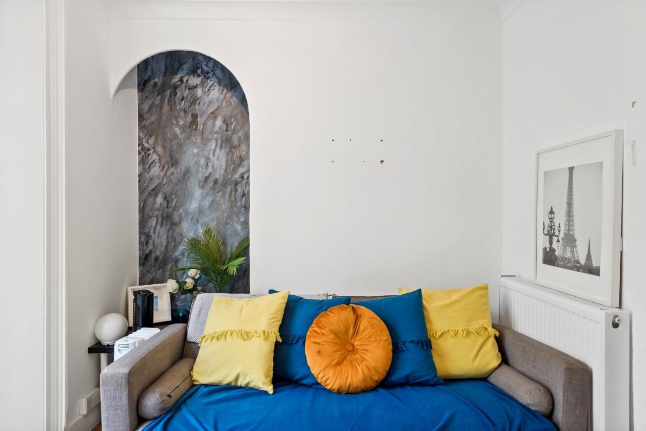 Modern One Bedroom Apartments In ブライトン エクステリア 写真