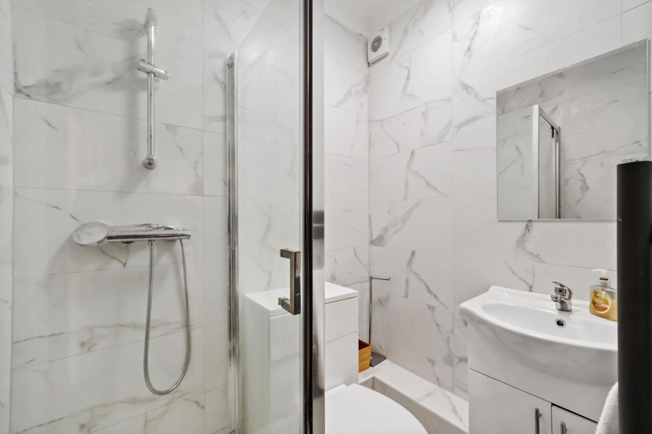 Modern One Bedroom Apartments In ブライトン エクステリア 写真